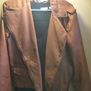 Brown leather jacket been use 1time for 📸 shoot